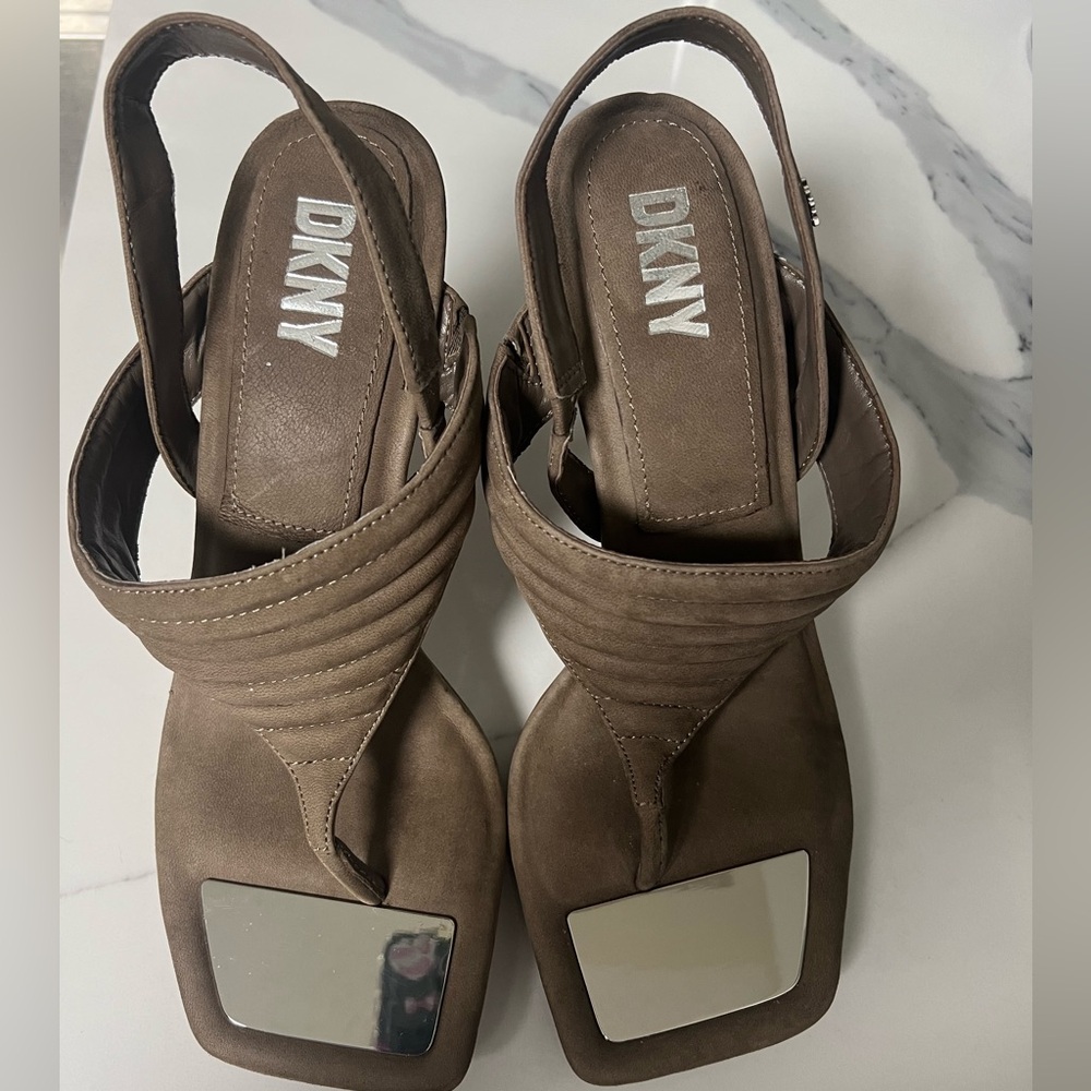DKNY RANAE SQUARE-TOE SLINGBACK DRESS SANDALS IN BROWN NWOB WOMEN'S SIZE 10